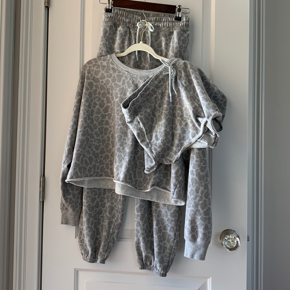 Gray Animal Print Lounge Set by Colsie - medium